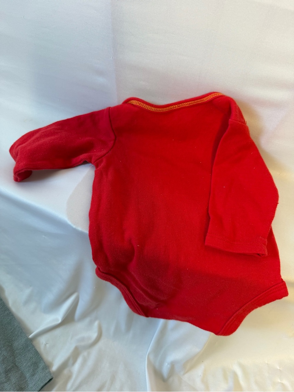 Red Kansas City Chiefs long-sleeve bodysuit with arrowhead size 0-3 months - Picture 2 of 3
